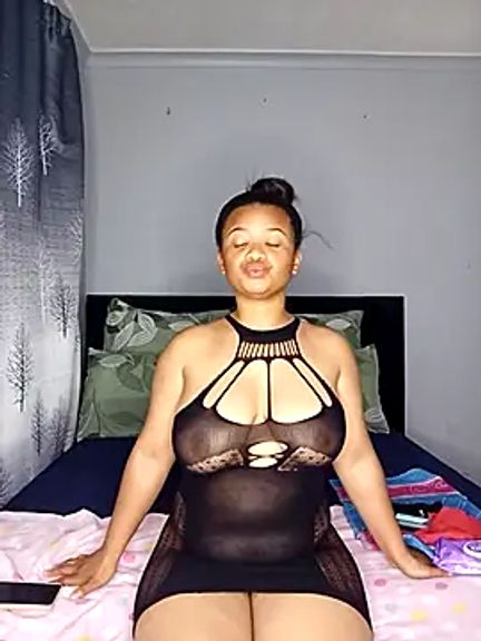 Sultrytits6