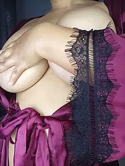 Sultrytits6