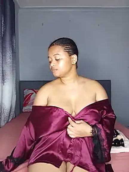 Sultrytits6