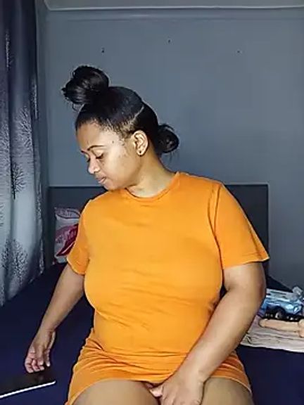 Sultrytits6