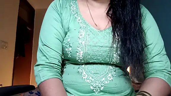 YourDesi_Laila_