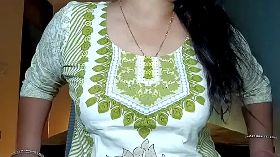 YourDesi_Laila_