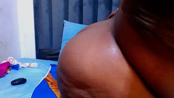 BigbootyNickyx