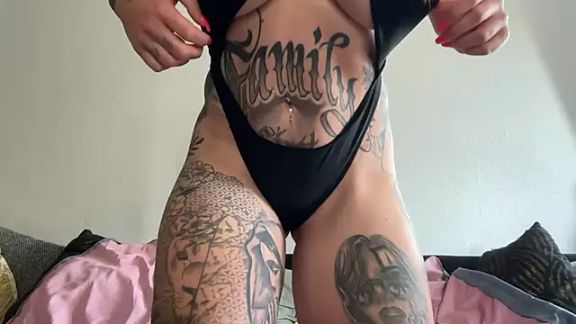 blondhotTINA