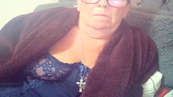 Playful_MILF_Demi