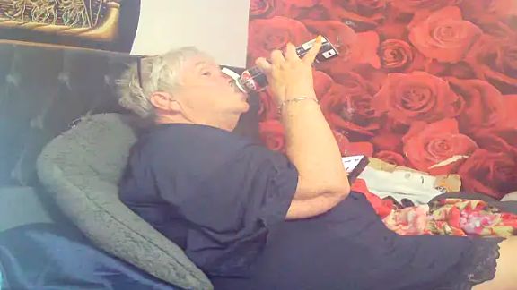 Playful_MILF_Demi