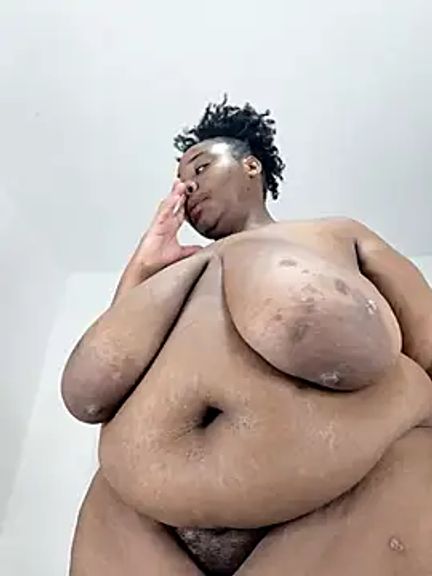 Breisy_bigboobs