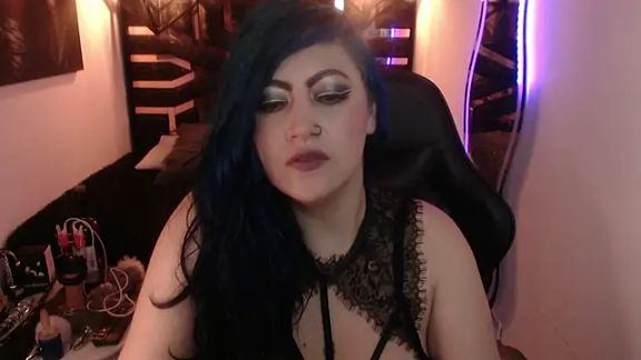 scarleth_blue