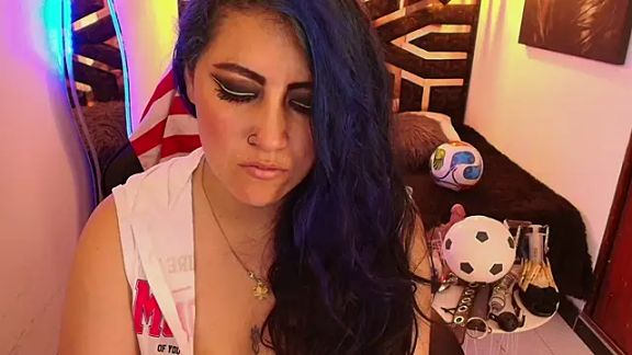 scarleth_blue