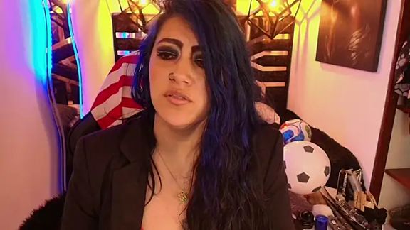 scarleth_blue
