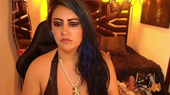 scarleth_blue