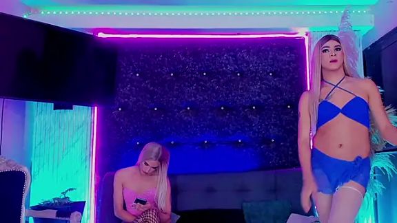 Queens_Wonders_Blonders