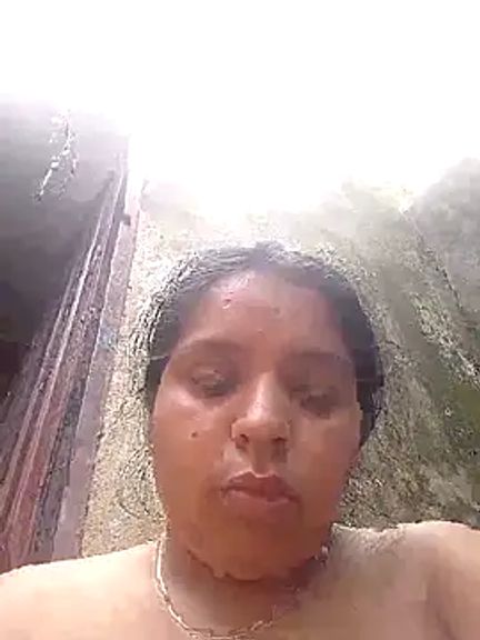 hot-mom72