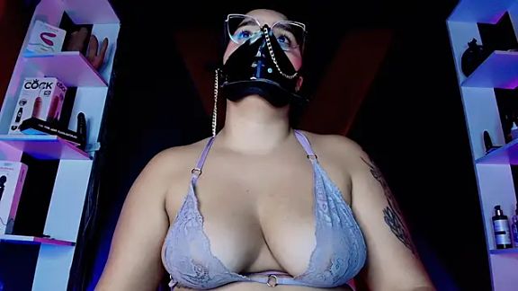 Miss_and_submissive2