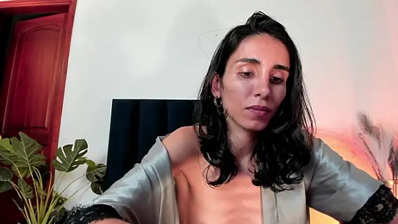 Nina_Cavaali