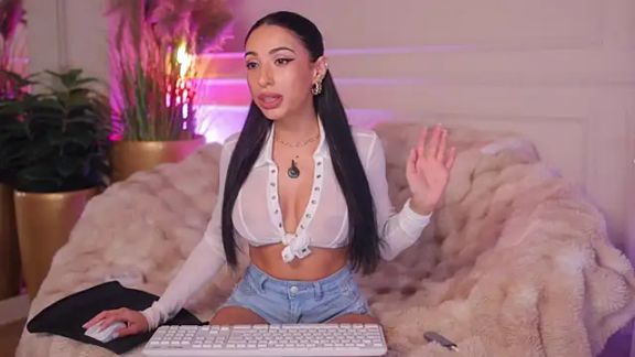 Anais_Bloom