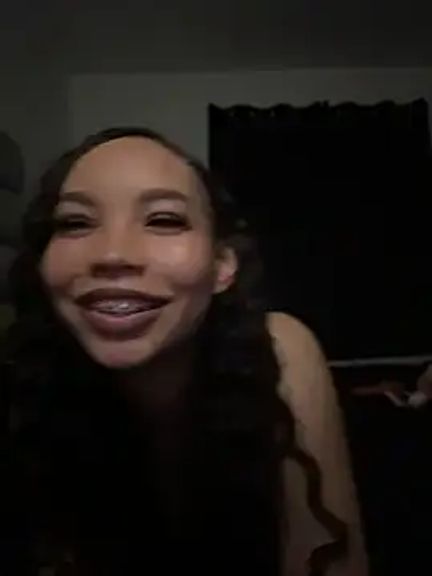 nikkiloveee