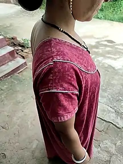 COUPLLE_VILLAGE