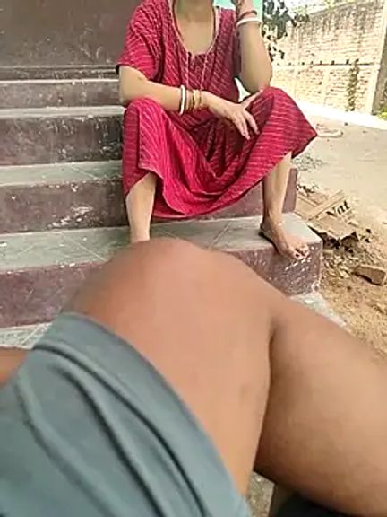 COUPLLE_VILLAGE