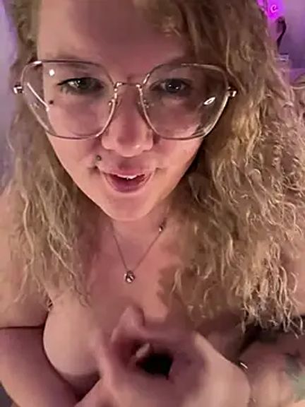 CurvyAnonymousGirl89