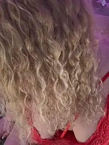 CurvyAnonymousGirl89