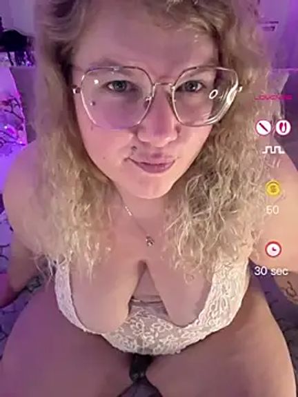 CurvyAnonymousGirl89
