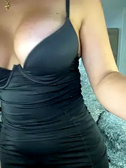 MiaJones21