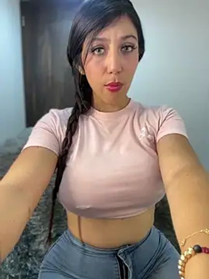 MiaJones21
