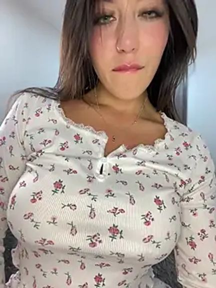 MiaJones21