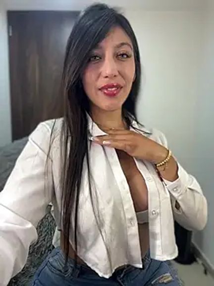 MiaJones21
