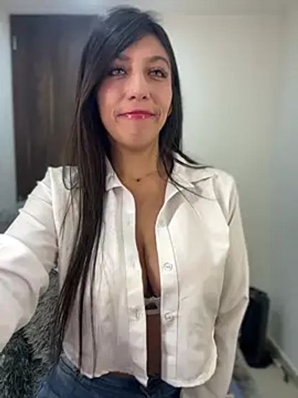 MiaJones21