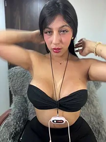 MiaJones21