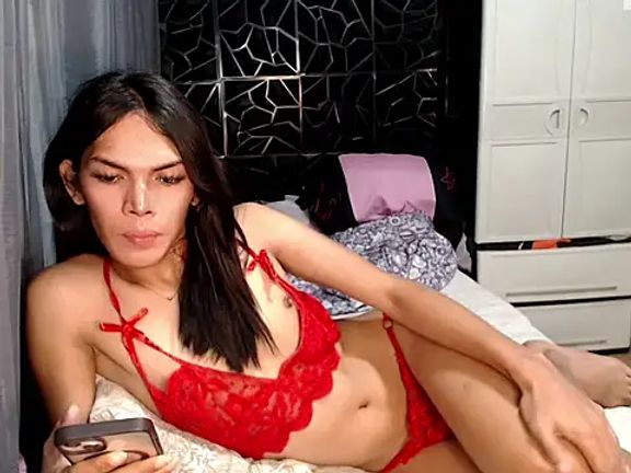 GORGEOUS_CARMEE