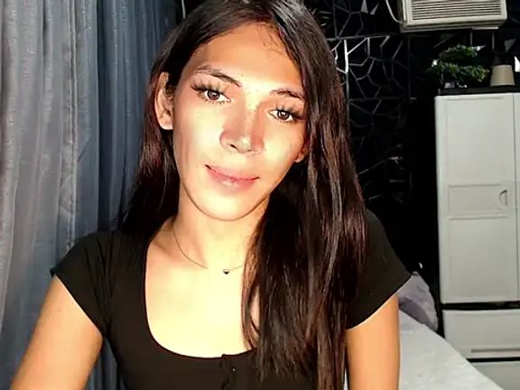 GORGEOUS_CARMEE