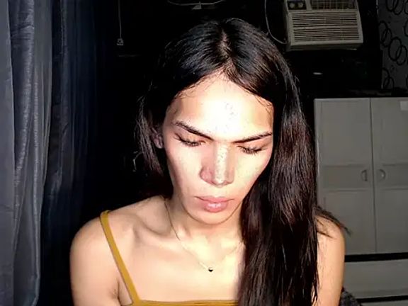 GORGEOUS_CARMEE
