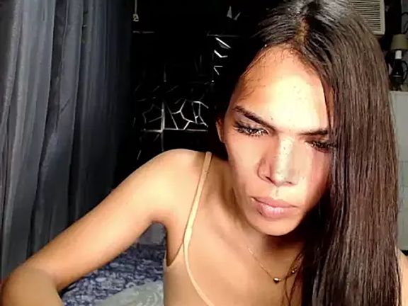 GORGEOUS_CARMEE