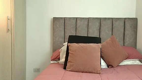 karina_lewis_