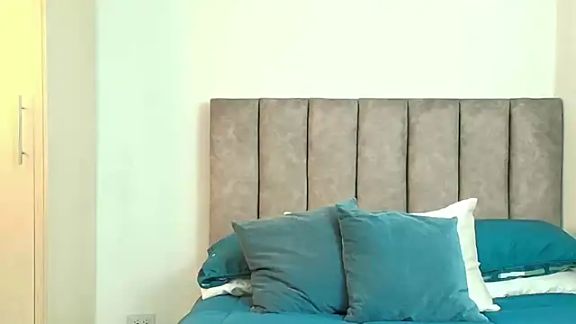 karina_lewis_