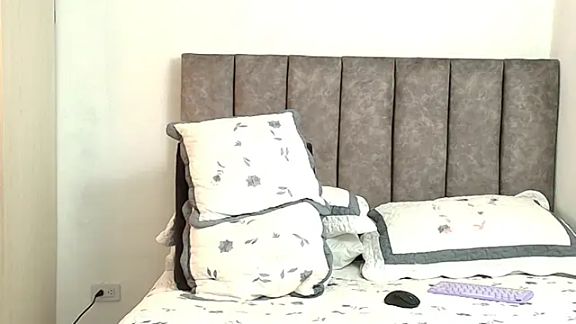 karina_lewis_