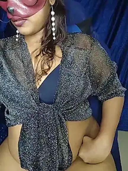 SEXYY_TRANSY_WITH_GIRL