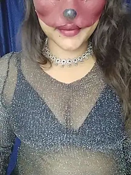 SEXYY_TRANSY_WITH_GIRL