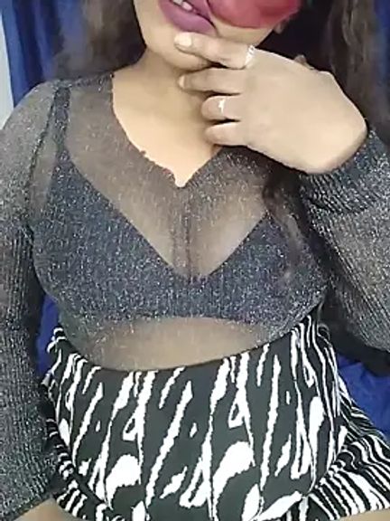 SEXYY_TRANSY_WITH_GIRL