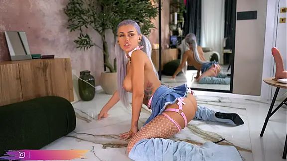 Serene_Sophiex