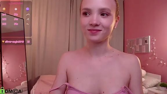 Adria_Arjona