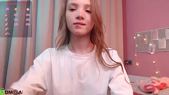 Adria_Arjona