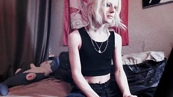 Alien_Bella
