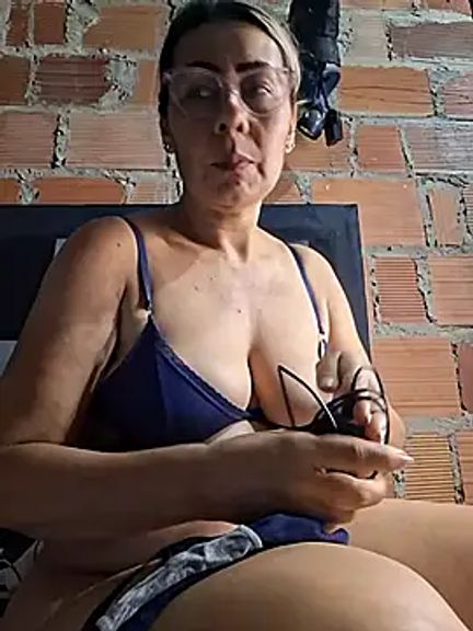Mia-funny20