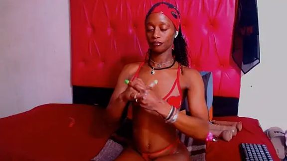 Nikistickyxx25