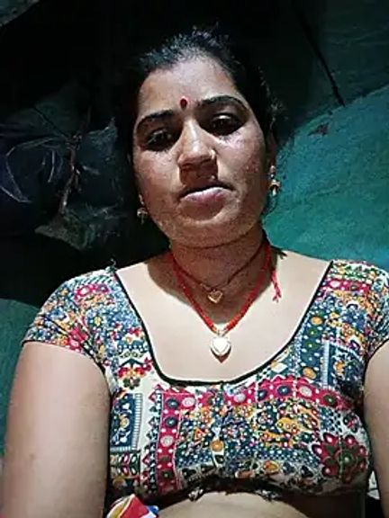 Hot_kamla