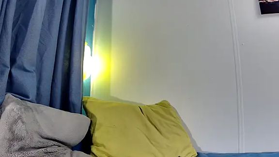 Leila_cam18